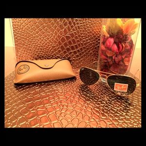 Ray Ban: RB3025 Aviators, Gold Frame/Black Lens